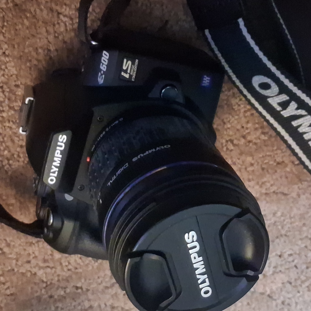 Olympus 12.3MP D-SLR Camera w/everything